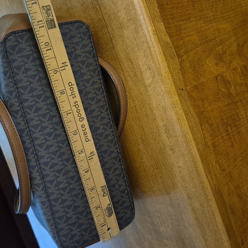 Michael Kors Charlotte bag - Picture 11 of 11